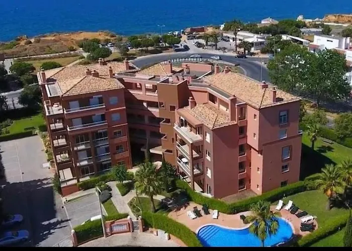 & Sea Apt, Fast Wifi, Airco, Private Parking And Pool Apartment Portimao