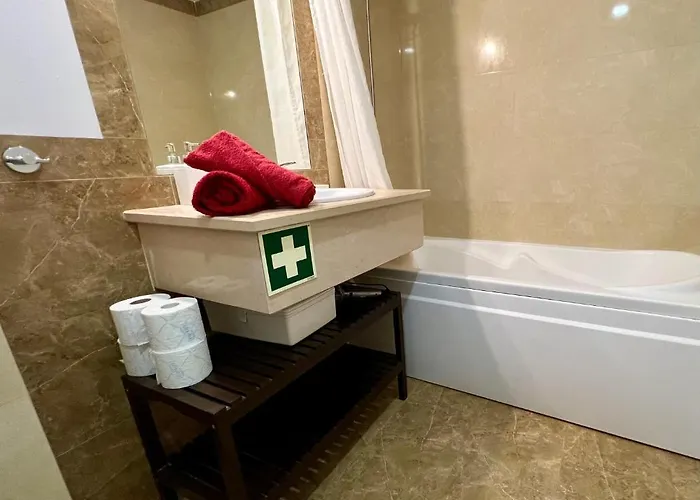 Apartment & Sea Apt, Fast Wifi, Airco, Private Parking And Pool