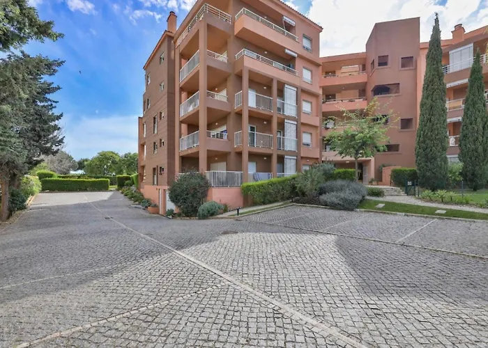 Apartment & Sea Apt, Fast Wifi, Airco, Private Parking And Pool Portimao