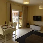 & Sea Apt, Fast Wifi, Airco, Private Parking And Pool 포티마오