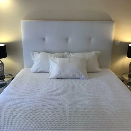 & Sea Apt, Fast Wifi, Airco, Private Parking And Pool