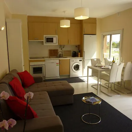 & Sea Apt, Fast Wifi, Airco, Private Parking And Pool Apartment *